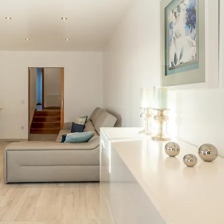Casas & T2 Mathys * Nazaré