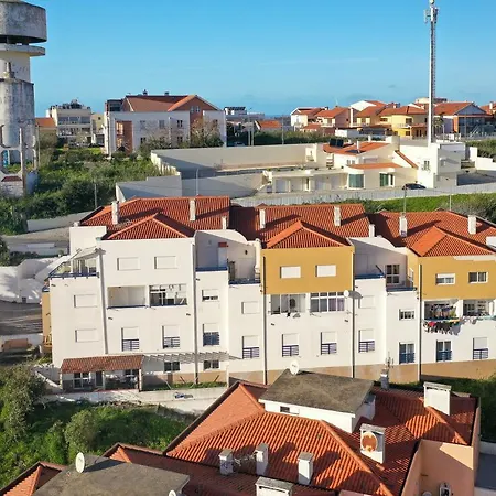 Casas & T2 Mathys Apartamento Nazaré